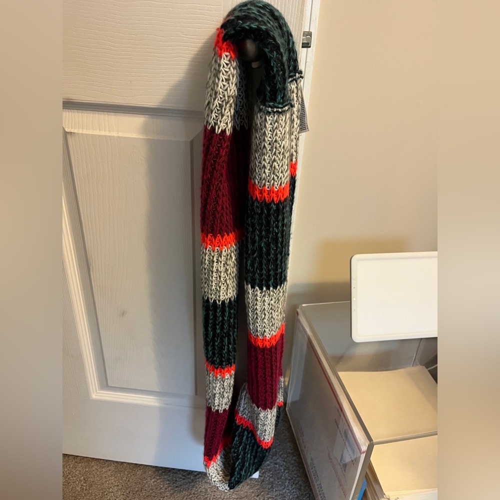 American Eagle Infinity Scarf